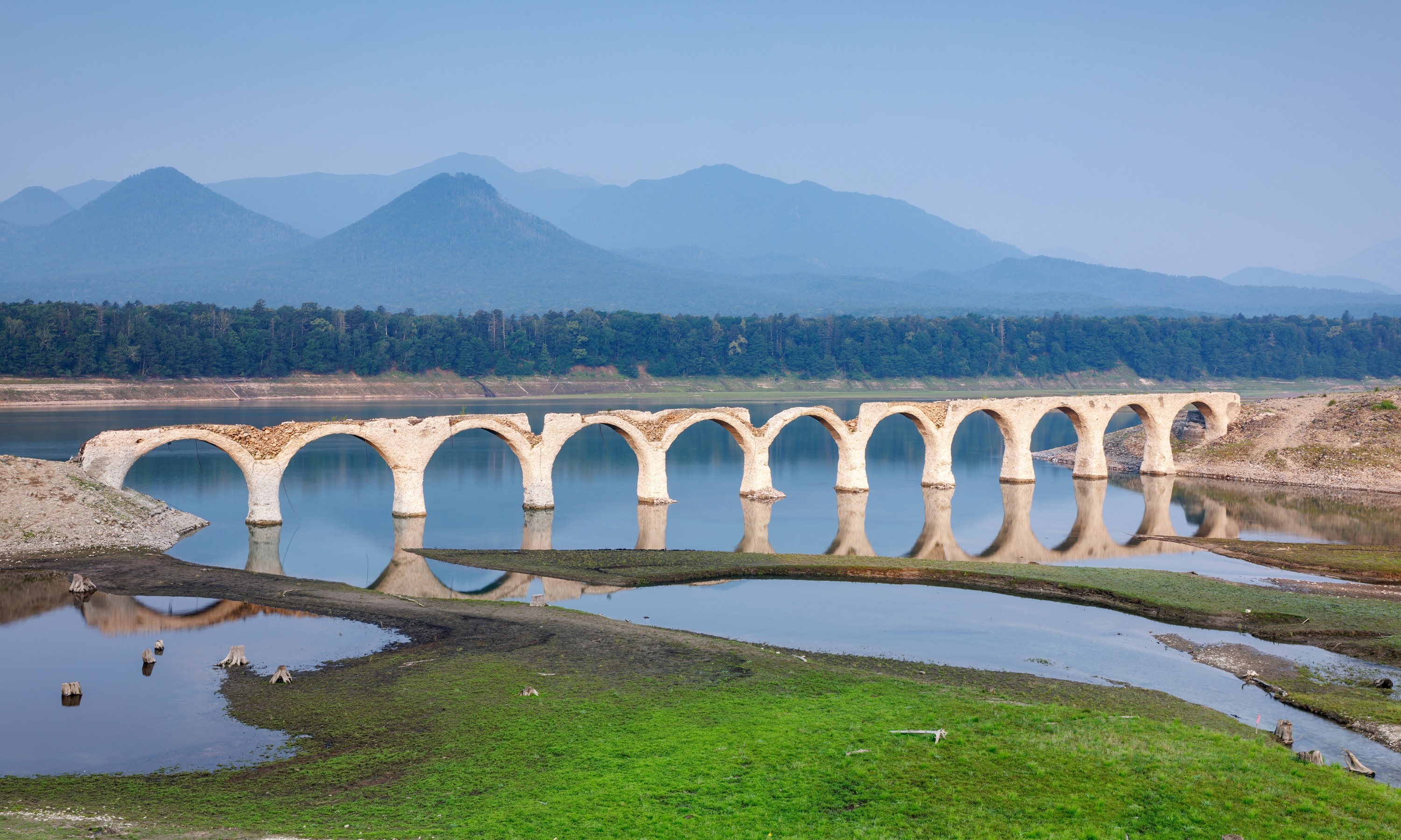 タウシュベツ川橋梁（令和6年7月17日撮影）の画像