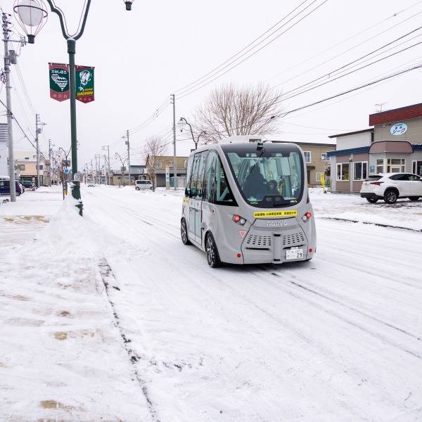 自動運転バス冬季運行